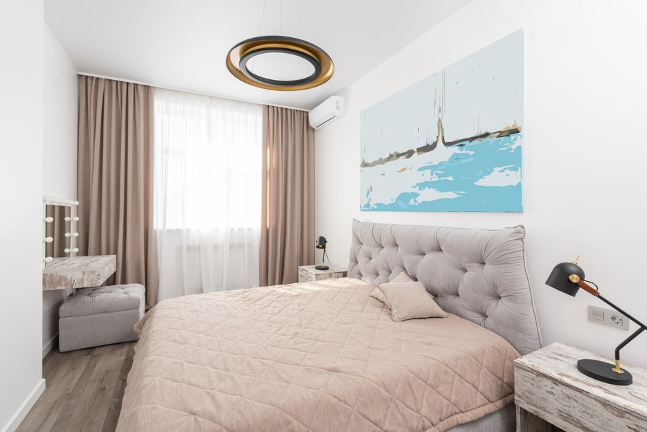 Zware fluwelen gordijnen voor een luxe uitstraling. Zware fluwelen gordijnen voor een luxe uitstraling.
